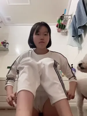 《롱다리 어린 전신스타킹 업소년 몰카》  한국야동 국산야동