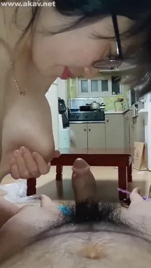 OMG!! 손 넣어서 박박 좀 긁어 달라는 착즙와이프  한국야동 국산야동